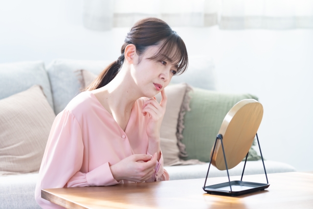 糸リフトでほうれい線は改善できる？ヒアルロン酸がおすすめ？詳しく解説！